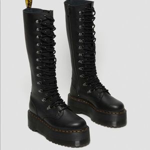 Doc Martens 1b60 Max Hardware knee high boots size 7